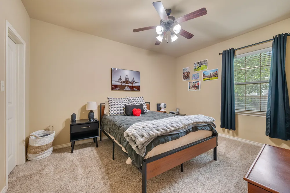 405 Momma Bear Drive College Station, TX 77845