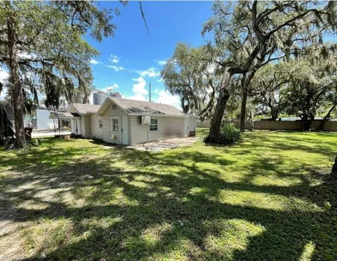 111 Palmetto Lane W