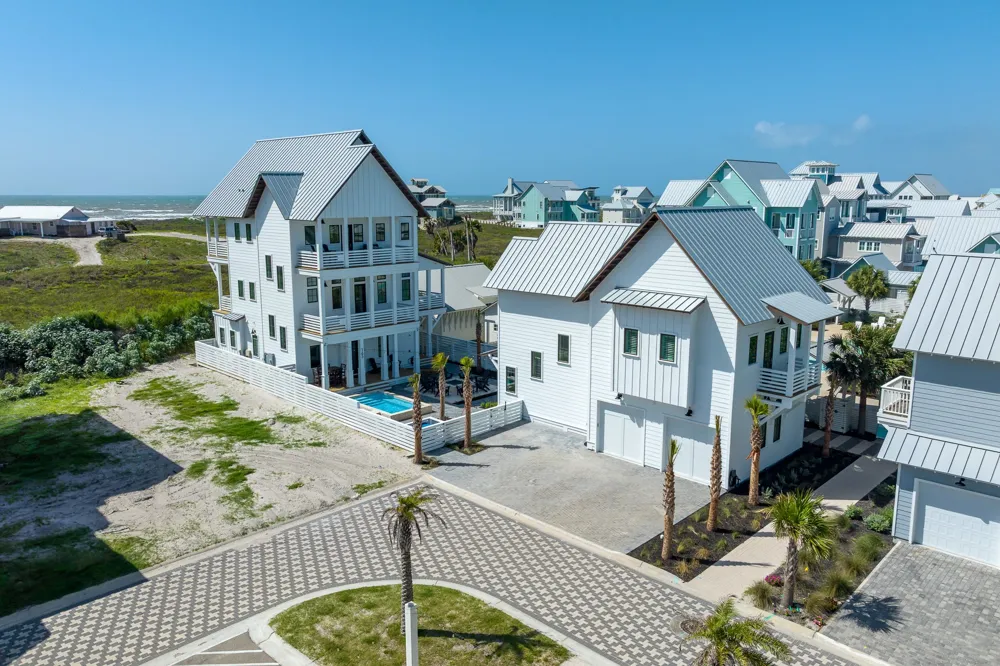 165 Triton Lane Port Aransas, TX 78373