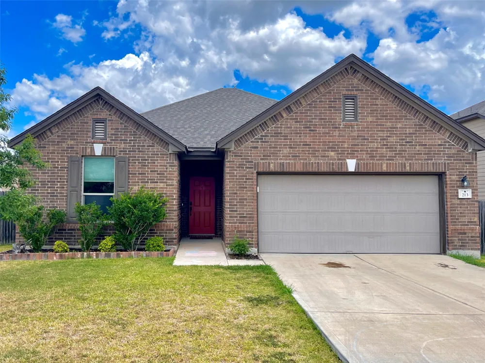 213 Connor Elkins Drive Kyle, TX 78640