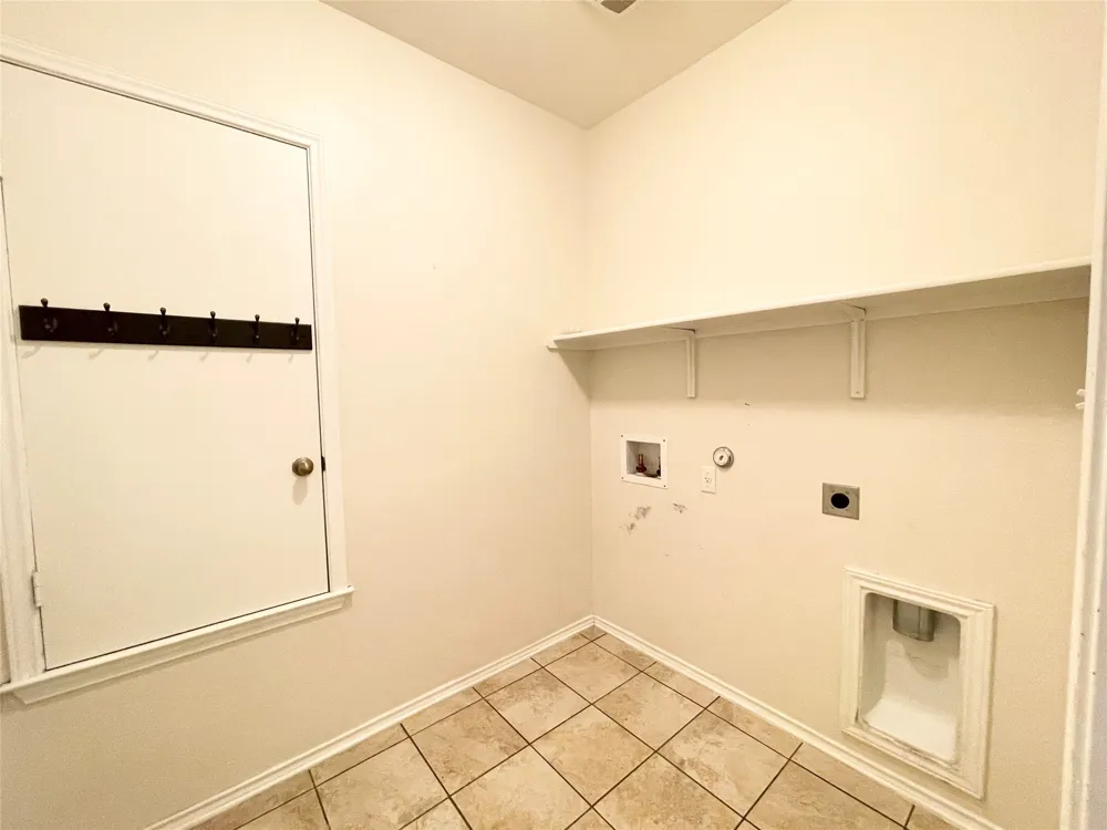 213 Connor Elkins Drive Kyle, TX 78640