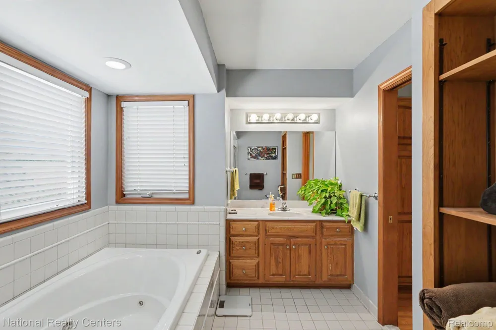 10368 Saint John Drive Algonac City, MI 48001