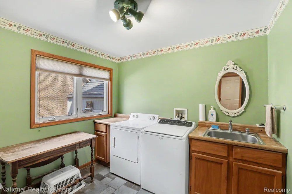 10368 Saint John Drive Algonac City, MI 48001