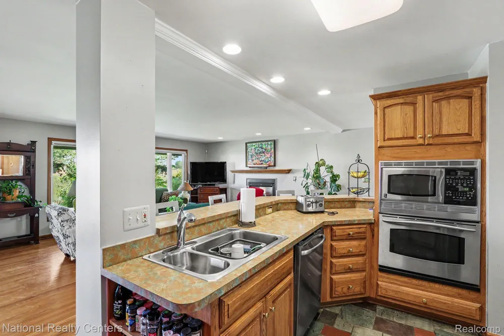 10368 Saint John Drive Algonac City, MI 48001