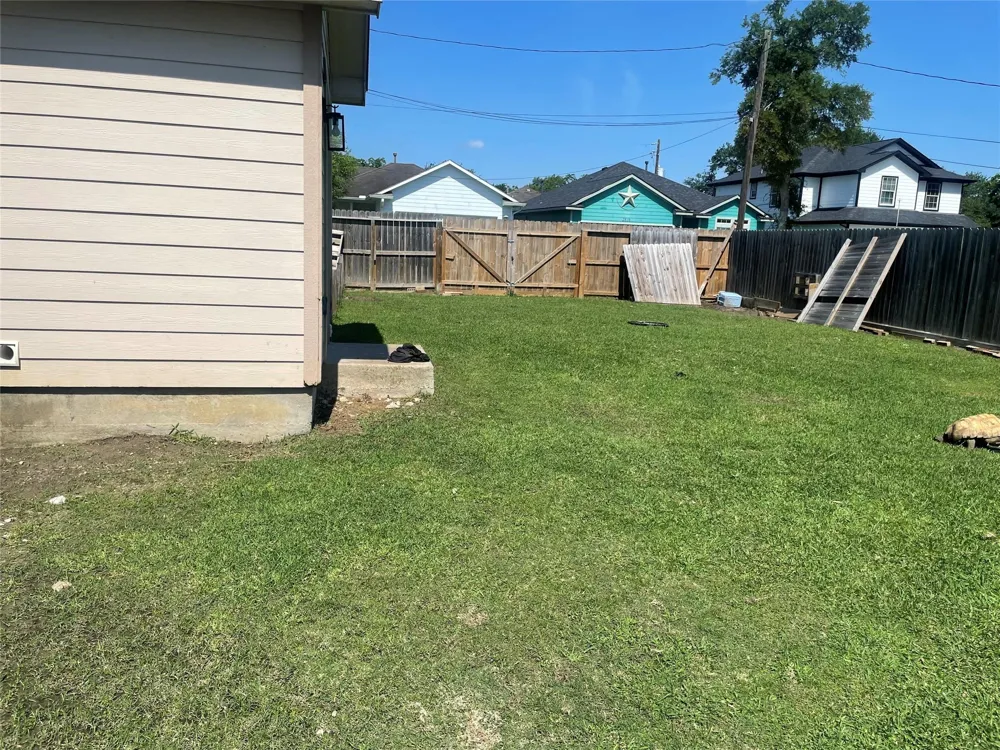 134 Bay Shore Drive La Porte, TX 77571