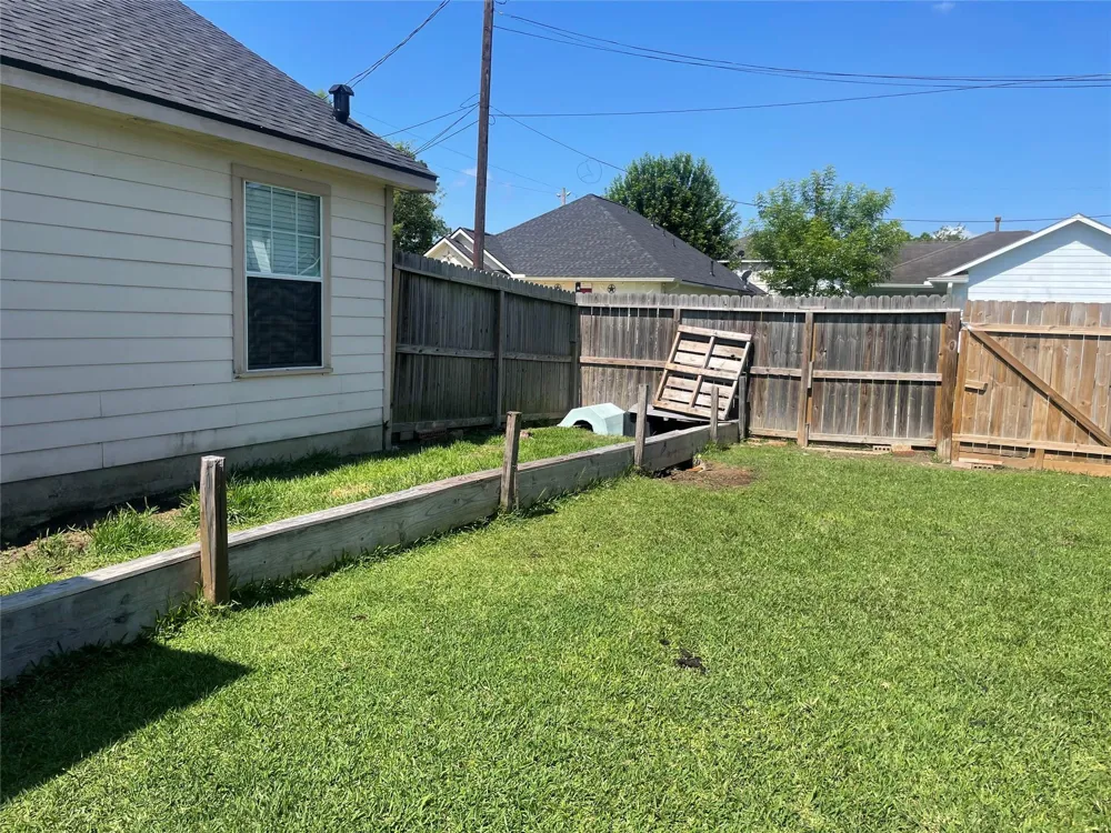 134 Bay Shore Drive La Porte, TX 77571