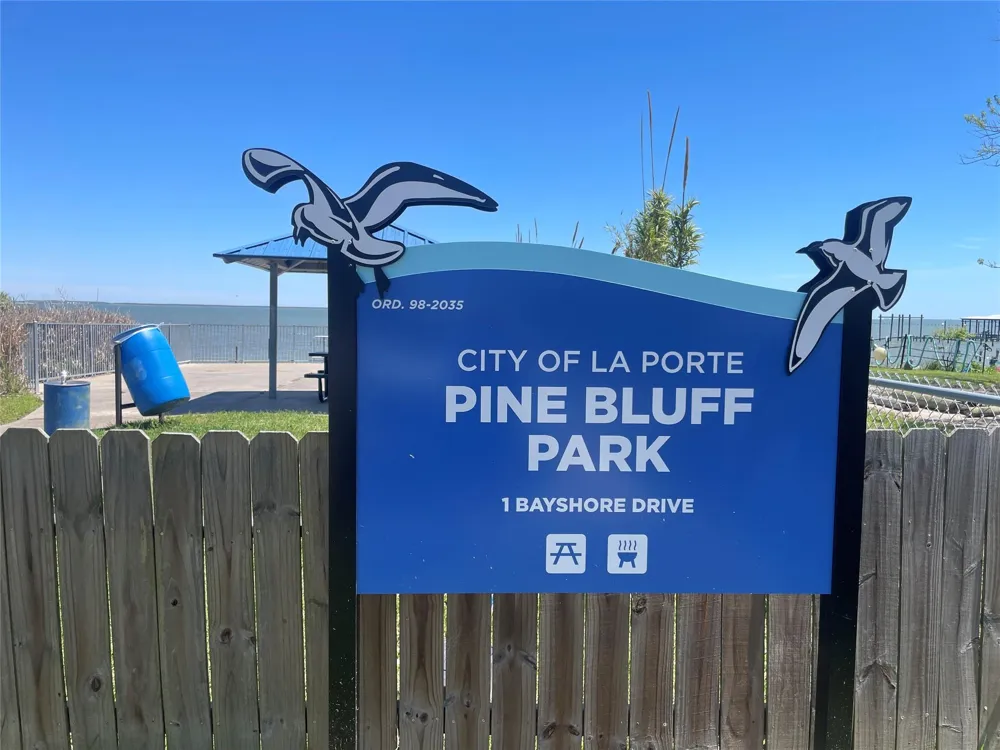 134 Bay Shore Drive La Porte, TX 77571