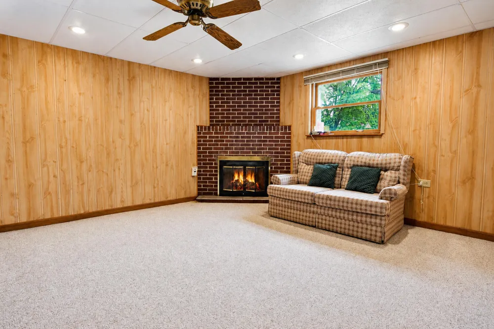9502 Forrest Drive Highland, IN 46322