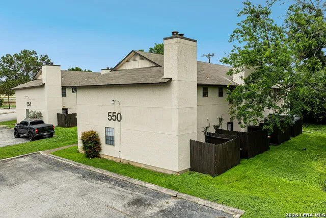 550 Dukeway Universal City, TX 78148