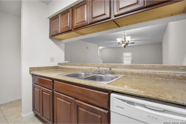 550 Dukeway Universal City, TX 78148