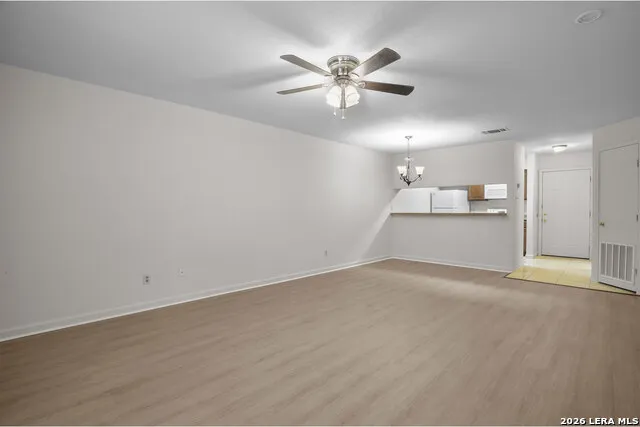 550 Dukeway Universal City, TX 78148
