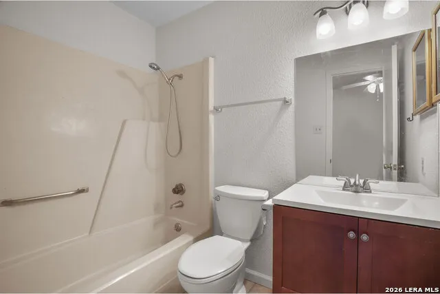550 Dukeway Universal City, TX 78148