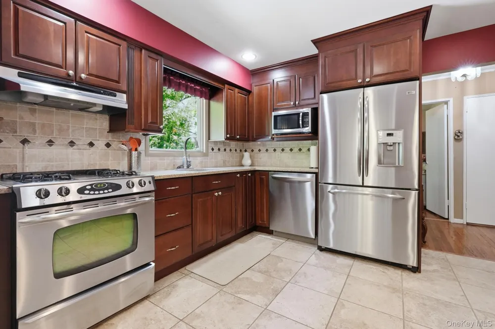 41 Semon Road Huntington, NY 11743