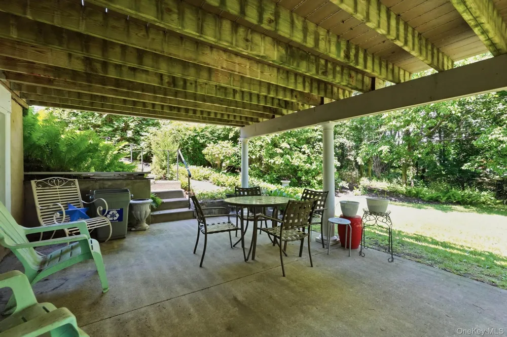 41 Semon Road Huntington, NY 11743