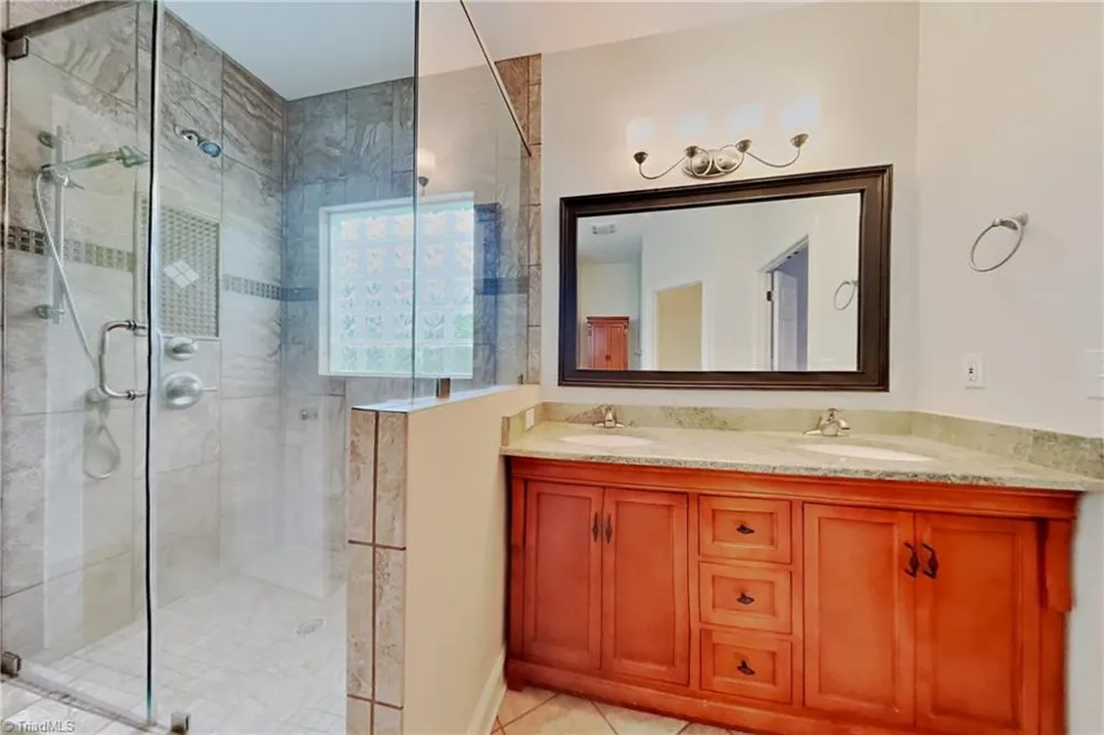 7260 Shadowridge Drive Lewisville, NC 27023