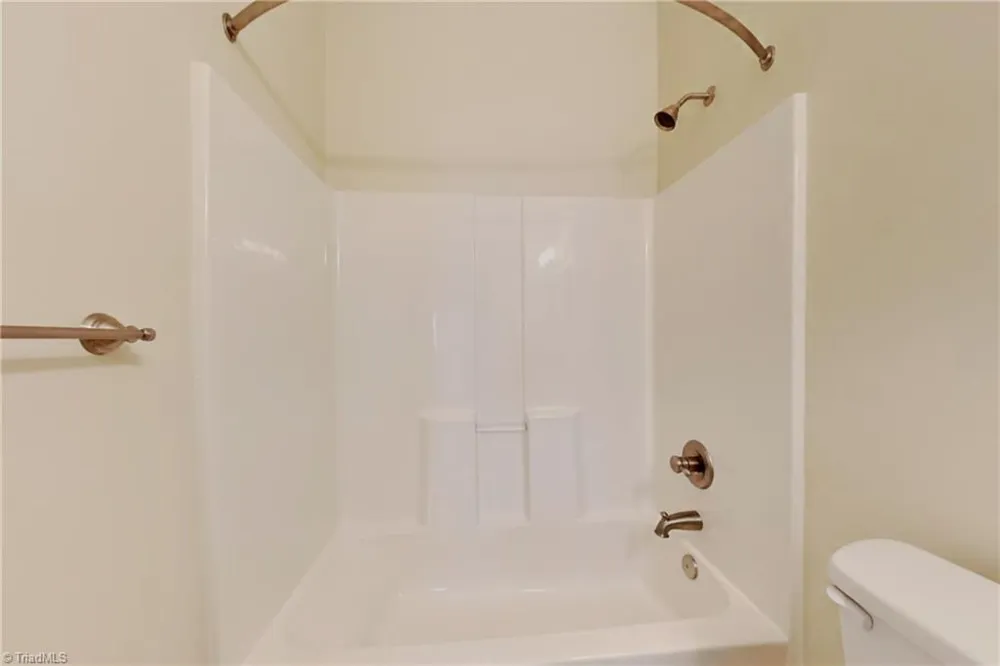 7260 Shadowridge Drive Lewisville, NC 27023