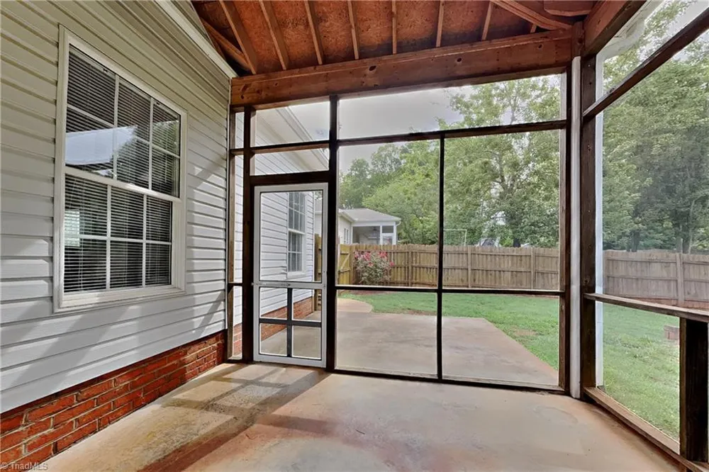 7260 Shadowridge Drive Lewisville, NC 27023