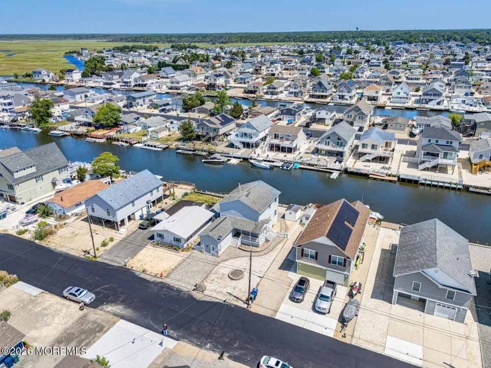 22 W Raritan Drive Little Egg Harbor, NJ 08087