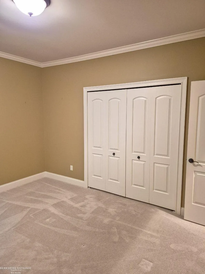 50804 Redwood Lane New Baltimore City, MI 48047
