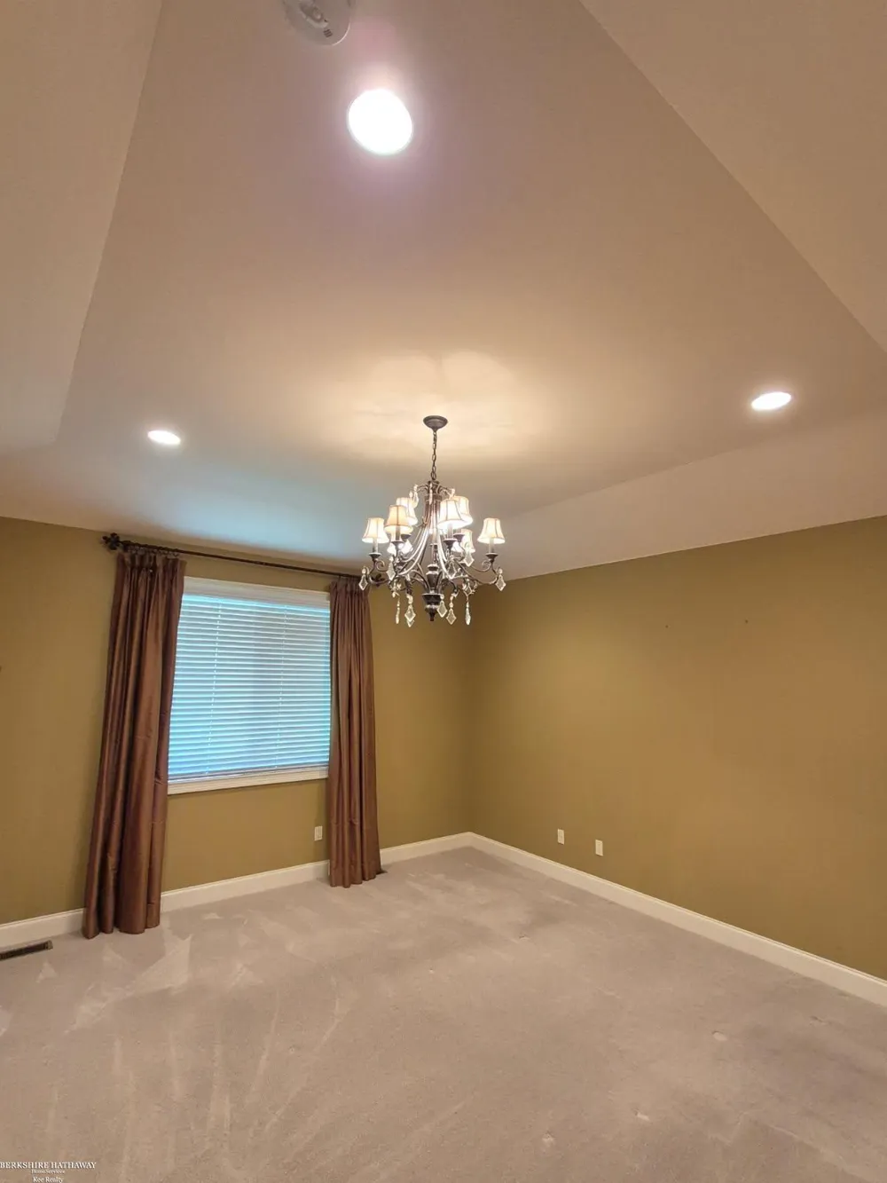 50804 Redwood Lane New Baltimore City, MI 48047