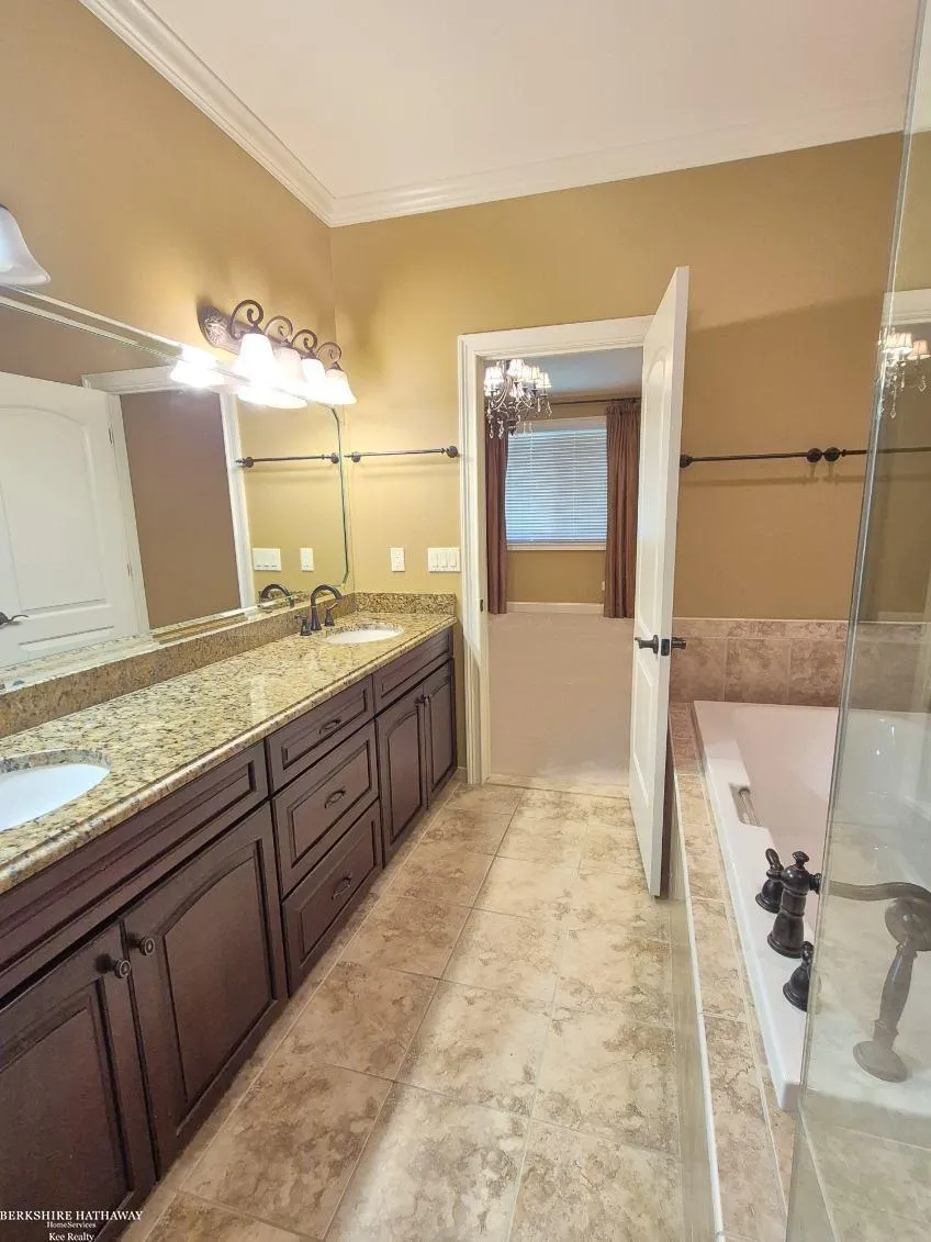 50804 Redwood Lane New Baltimore City, MI 48047