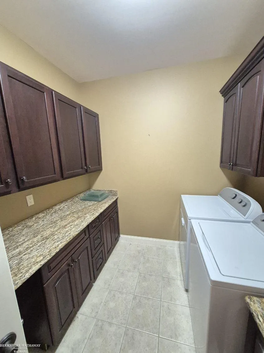50804 Redwood Lane New Baltimore City, MI 48047