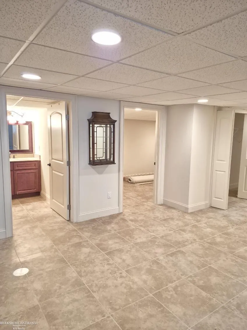50804 Redwood Lane New Baltimore City, MI 48047
