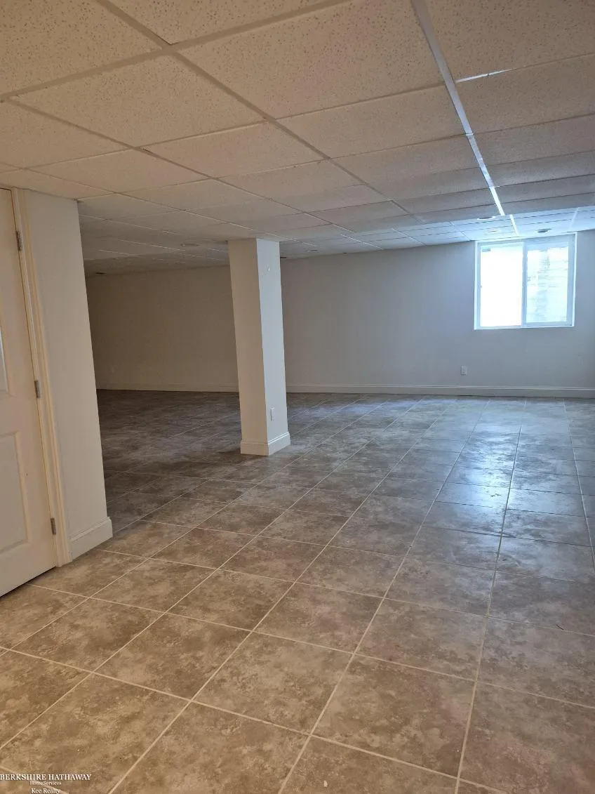 50804 Redwood Lane New Baltimore City, MI 48047