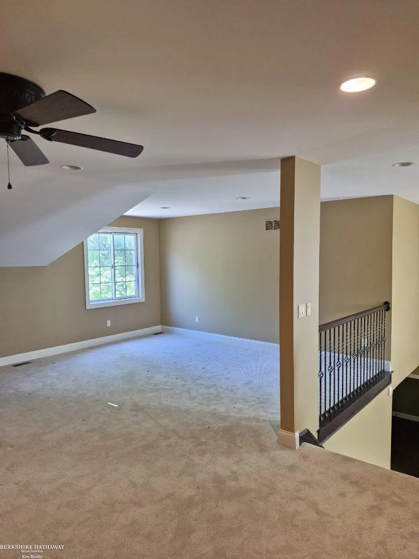 50804 Redwood Lane New Baltimore City, MI 48047