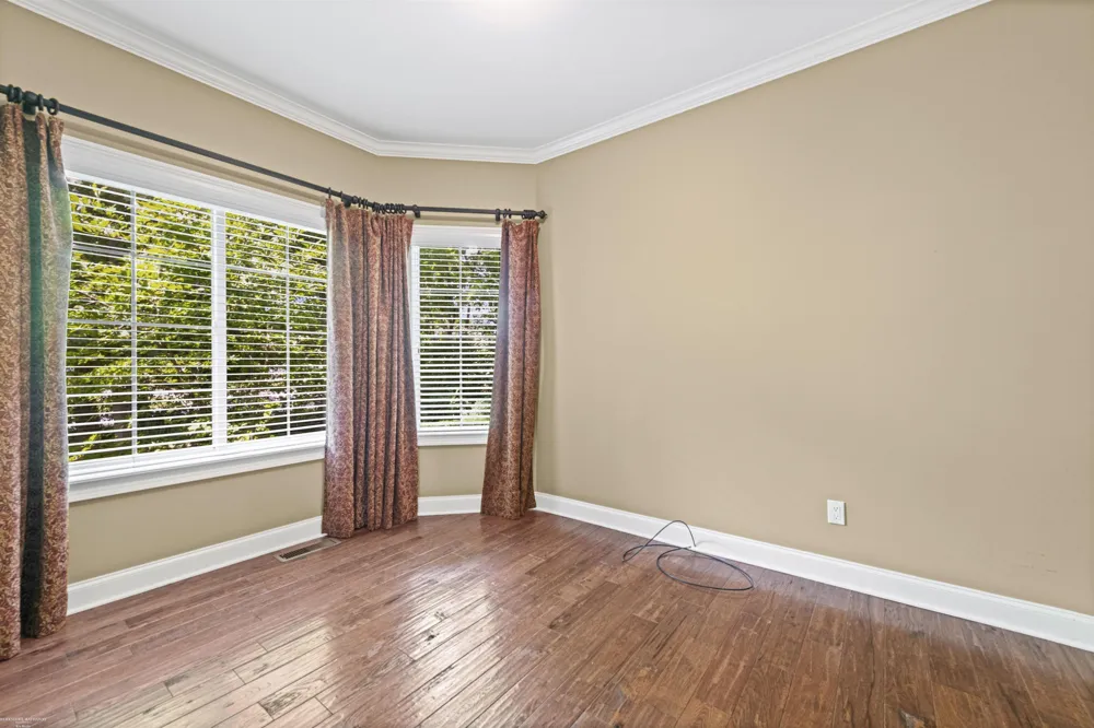 50804 Redwood Lane New Baltimore City, MI 48047