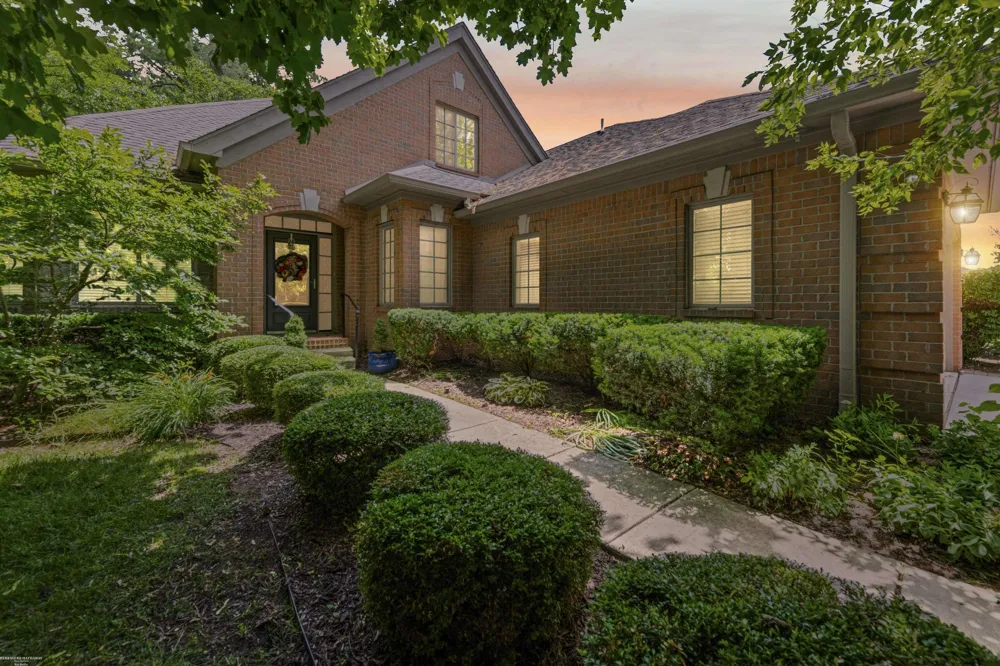 50804 Redwood Lane New Baltimore City, MI 48047