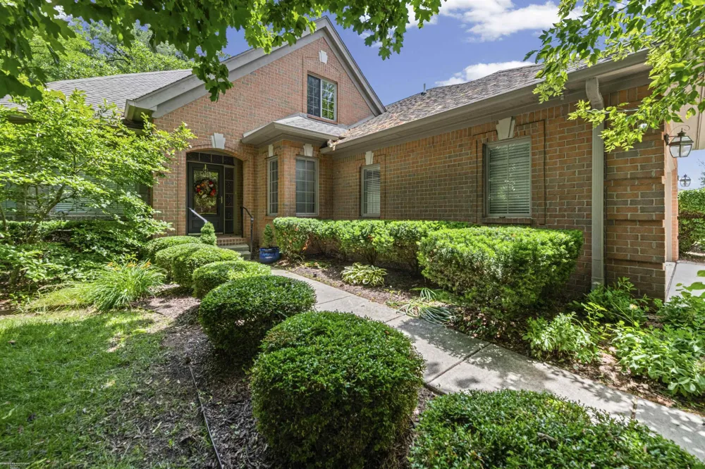 50804 Redwood Lane New Baltimore City, MI 48047