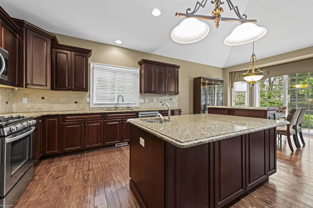 50804 Redwood Lane New Baltimore City, MI 48047