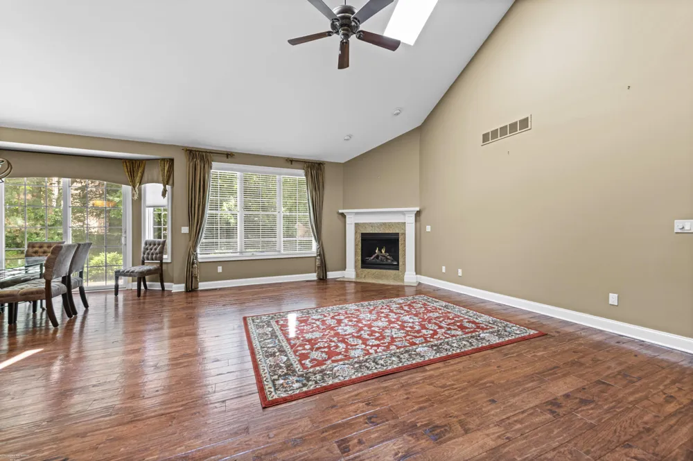 50804 Redwood Lane New Baltimore City, MI 48047