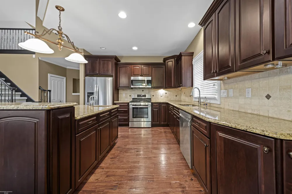 50804 Redwood Lane New Baltimore City, MI 48047