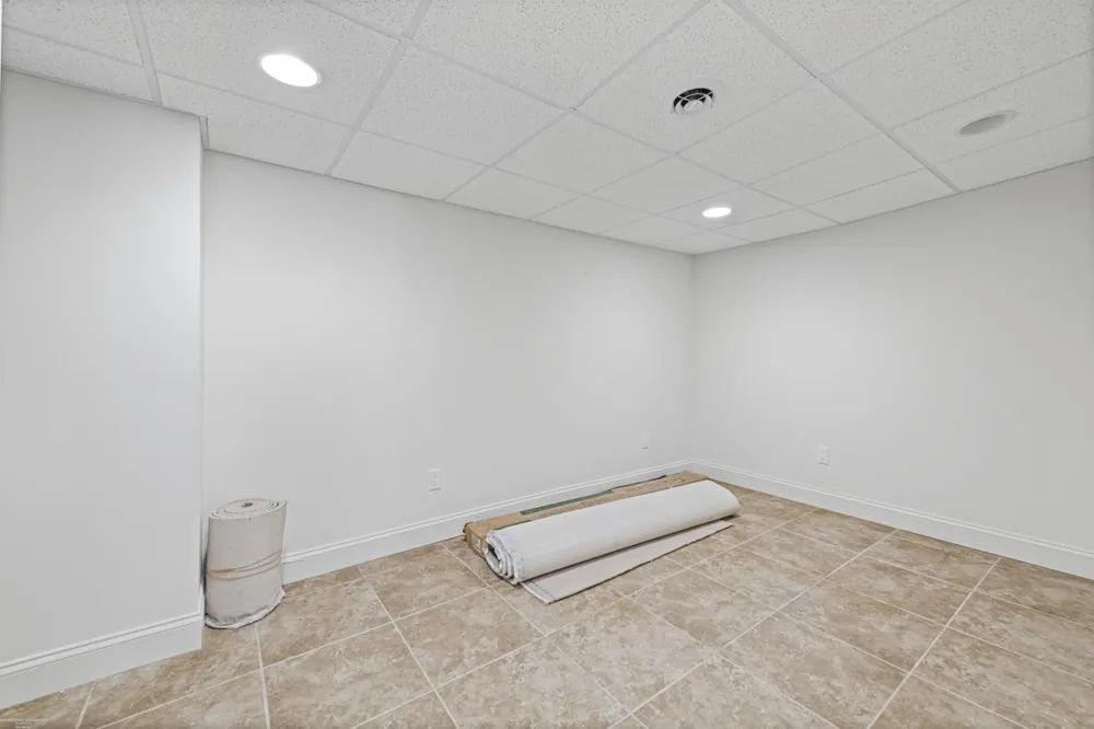 50804 Redwood Lane New Baltimore City, MI 48047