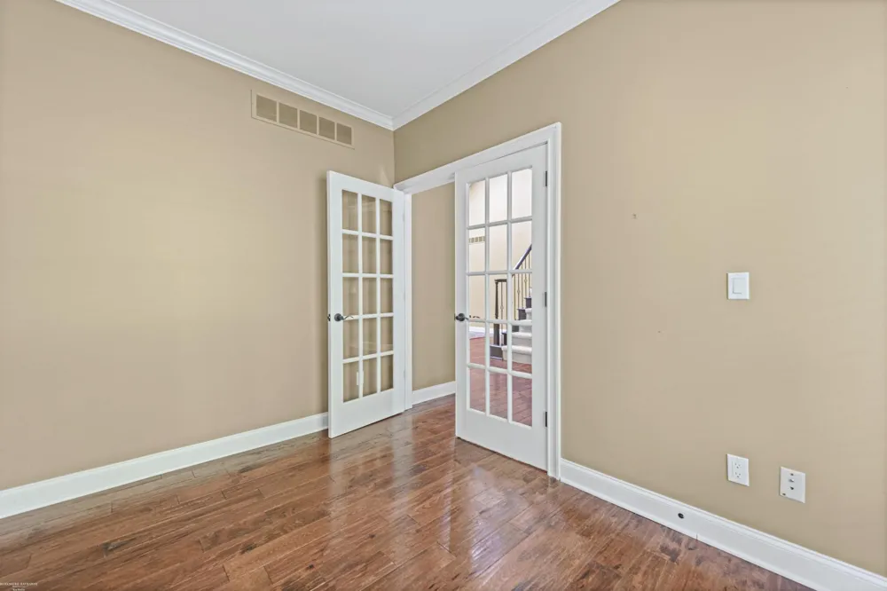 50804 Redwood Lane New Baltimore City, MI 48047