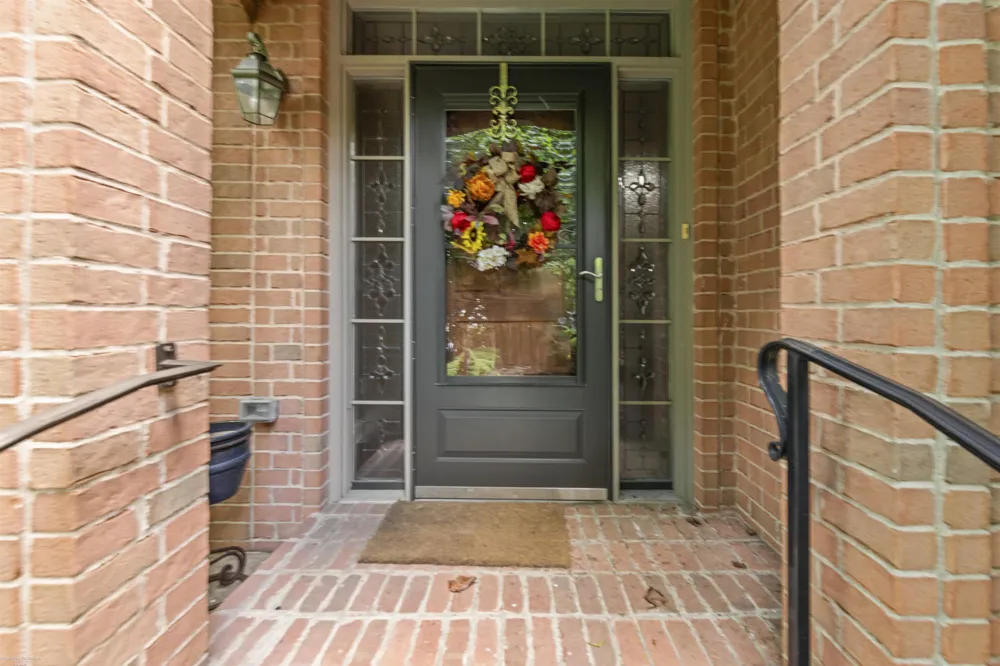 50804 Redwood Lane New Baltimore City, MI 48047