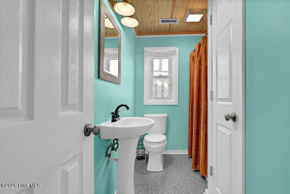 712 Channel Boulevard Topsail Beach, NC 28445