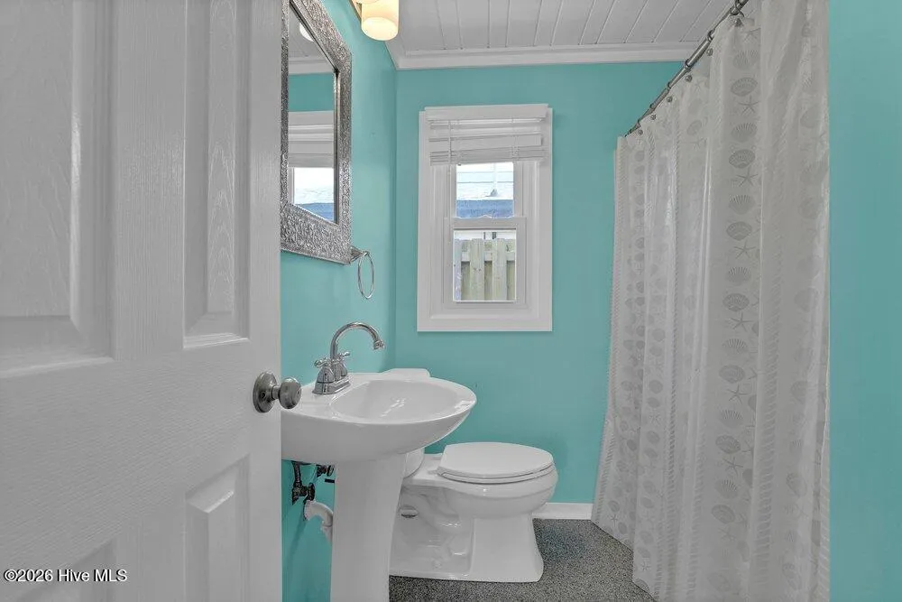 712 Channel Boulevard Topsail Beach, NC 28445