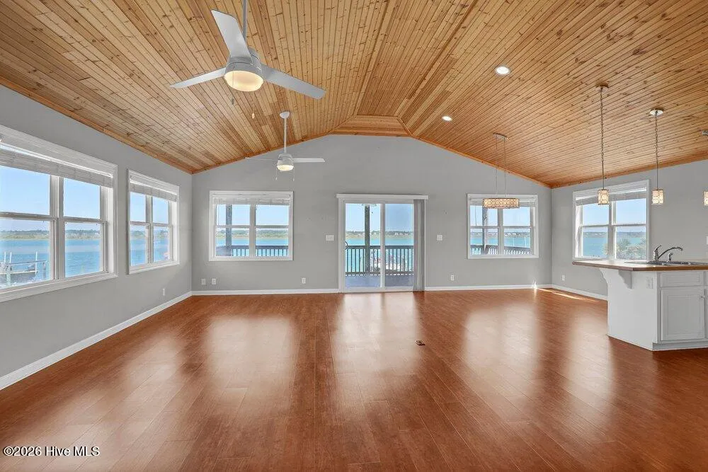 712 Channel Boulevard Topsail Beach, NC 28445