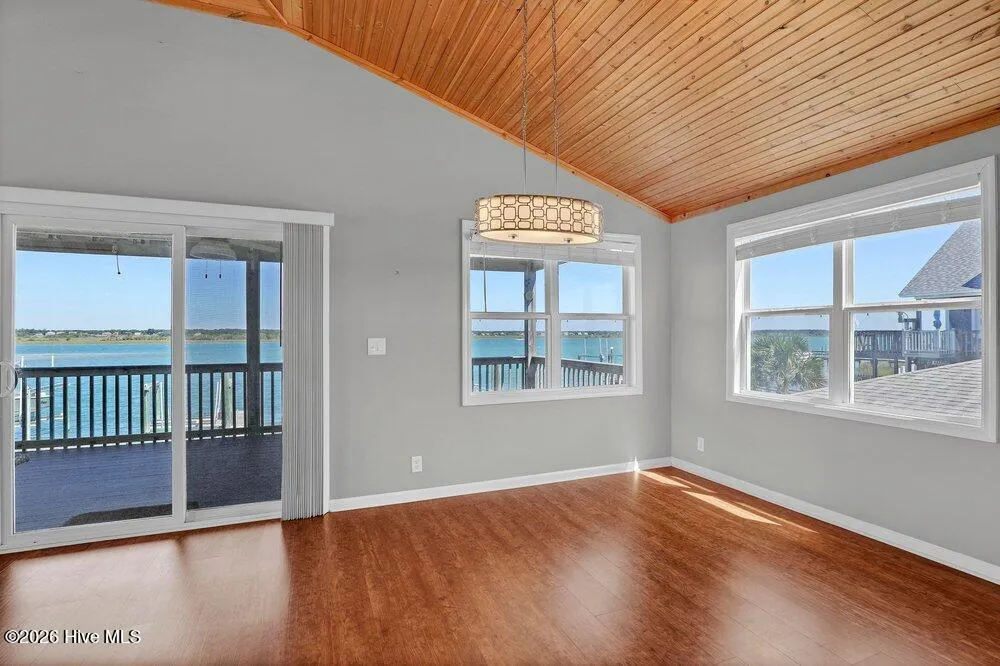 712 Channel Boulevard Topsail Beach, NC 28445