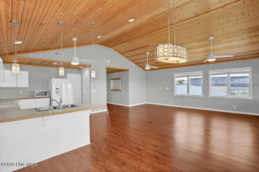 712 Channel Boulevard Topsail Beach, NC 28445