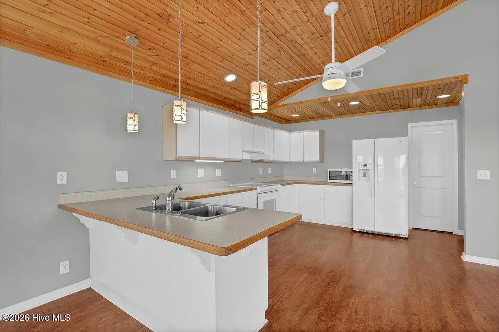 712 Channel Boulevard Topsail Beach, NC 28445