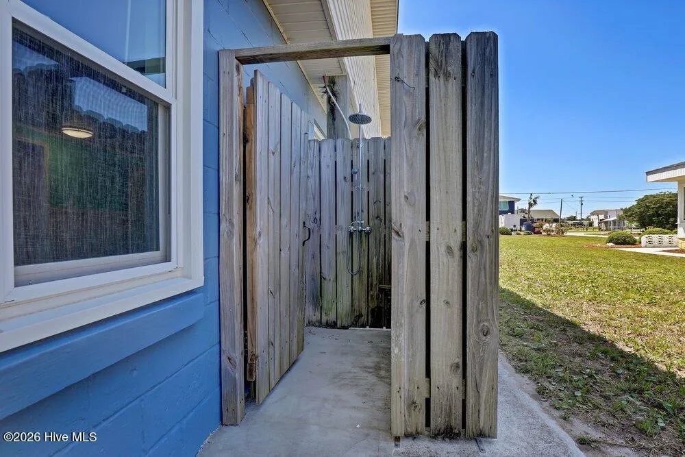 712 Channel Boulevard Topsail Beach, NC 28445