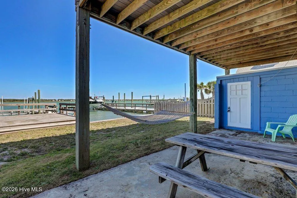712 Channel Boulevard Topsail Beach, NC 28445