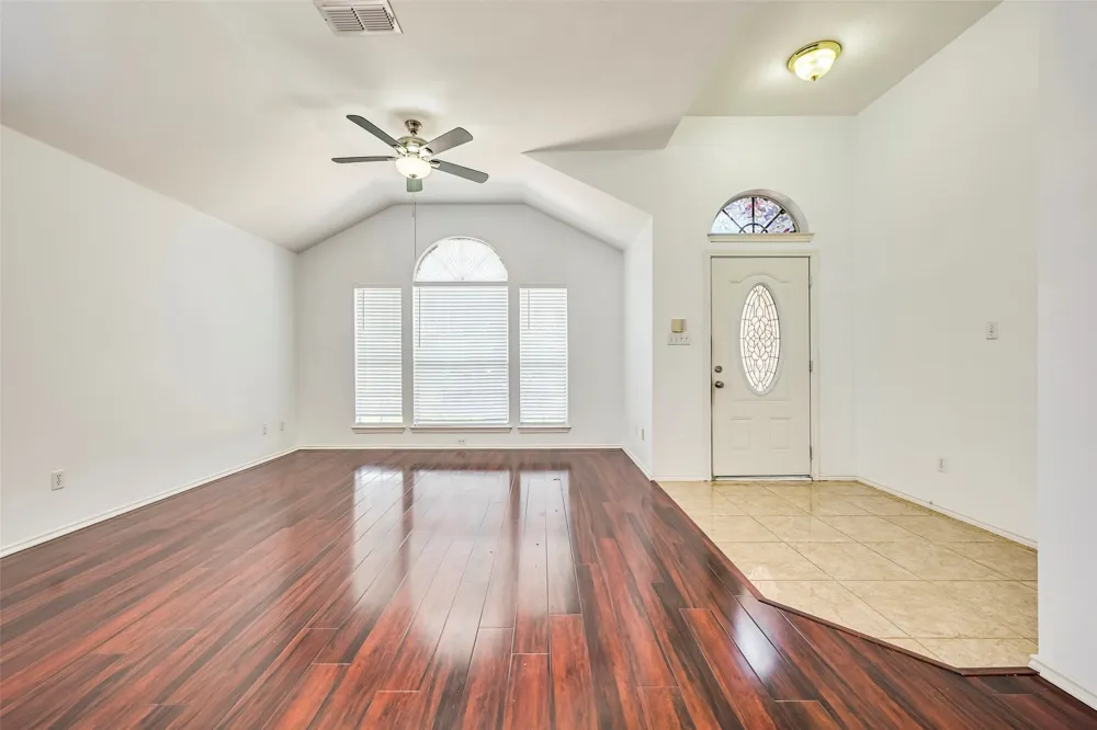 700 N Emma Drive Arlington, TX 76002