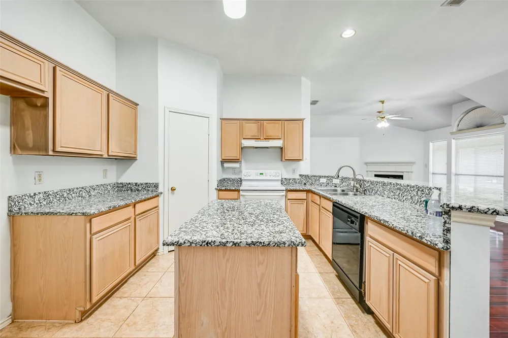700 N Emma Drive Arlington, TX 76002