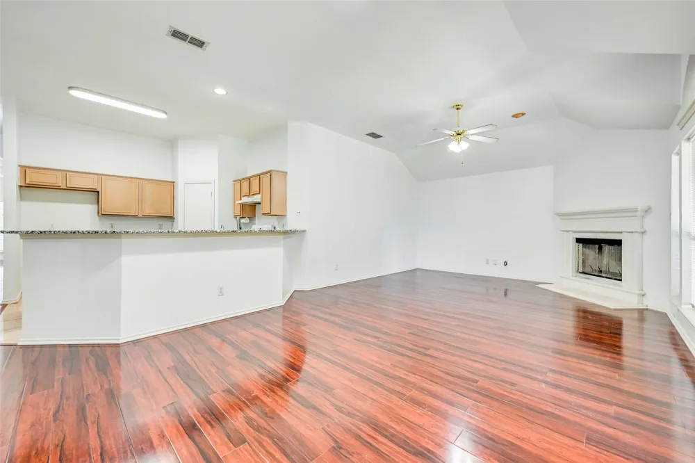 700 N Emma Drive Arlington, TX 76002