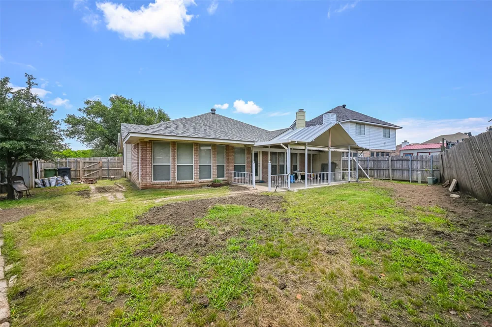 700 N Emma Drive Arlington, TX 76002